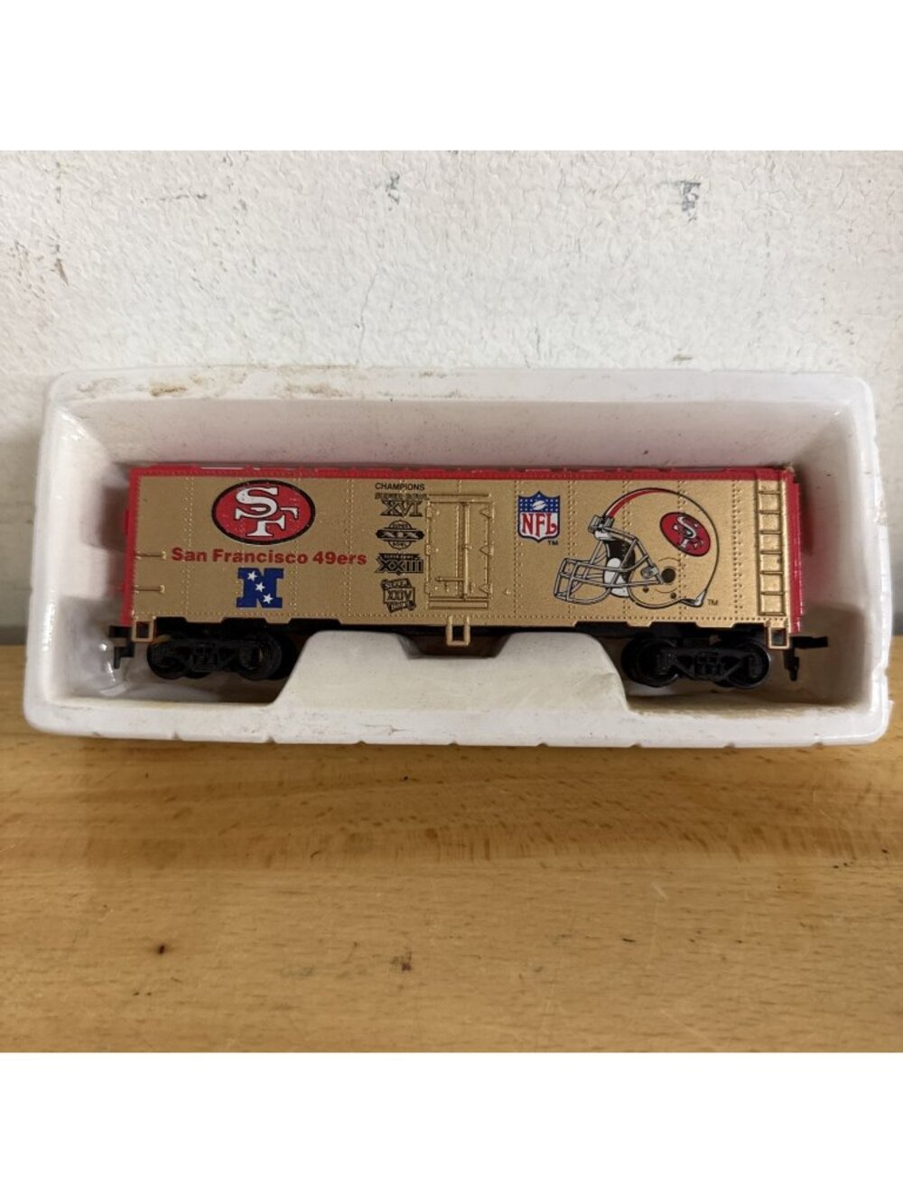Mantua HO Scale 1991 San Francisco 49ers 40’ Steel Reefer Car - 1st Edition